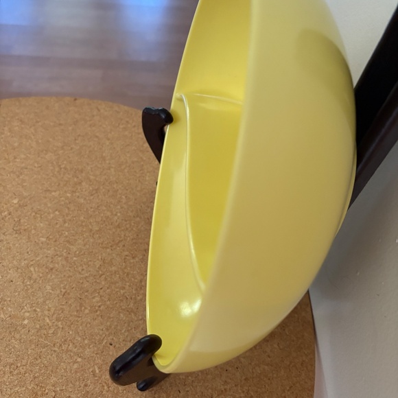 Pair of Vintage Mid-Century Marcrest Melmac Divided Bowls - Yellow & Pink - Picture 13 of 15